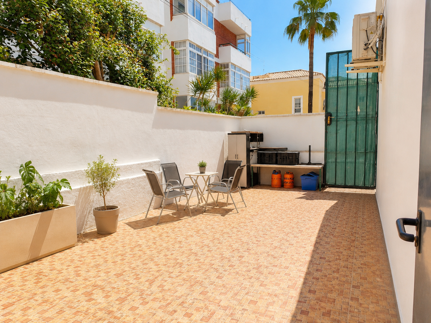 Dos apartamentos independientes con gran terraza privada en Málaga – Ideal inversión o rentabilidad