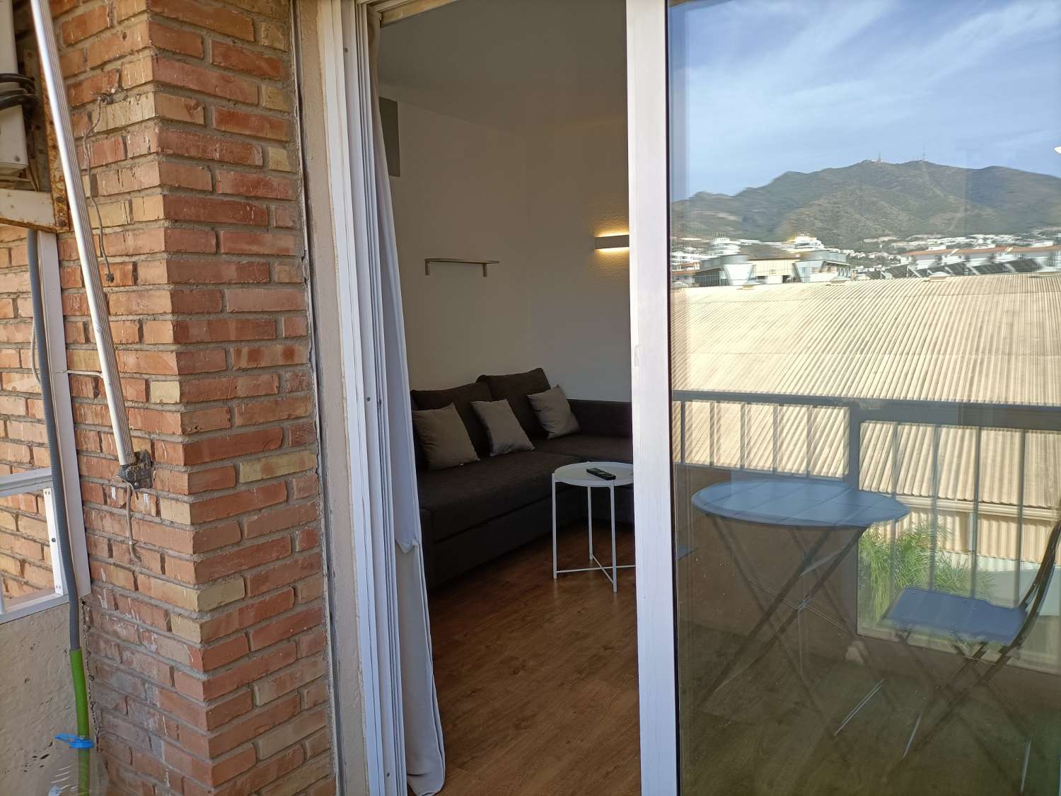 318. Bonito apartamento en el centro y con piscina