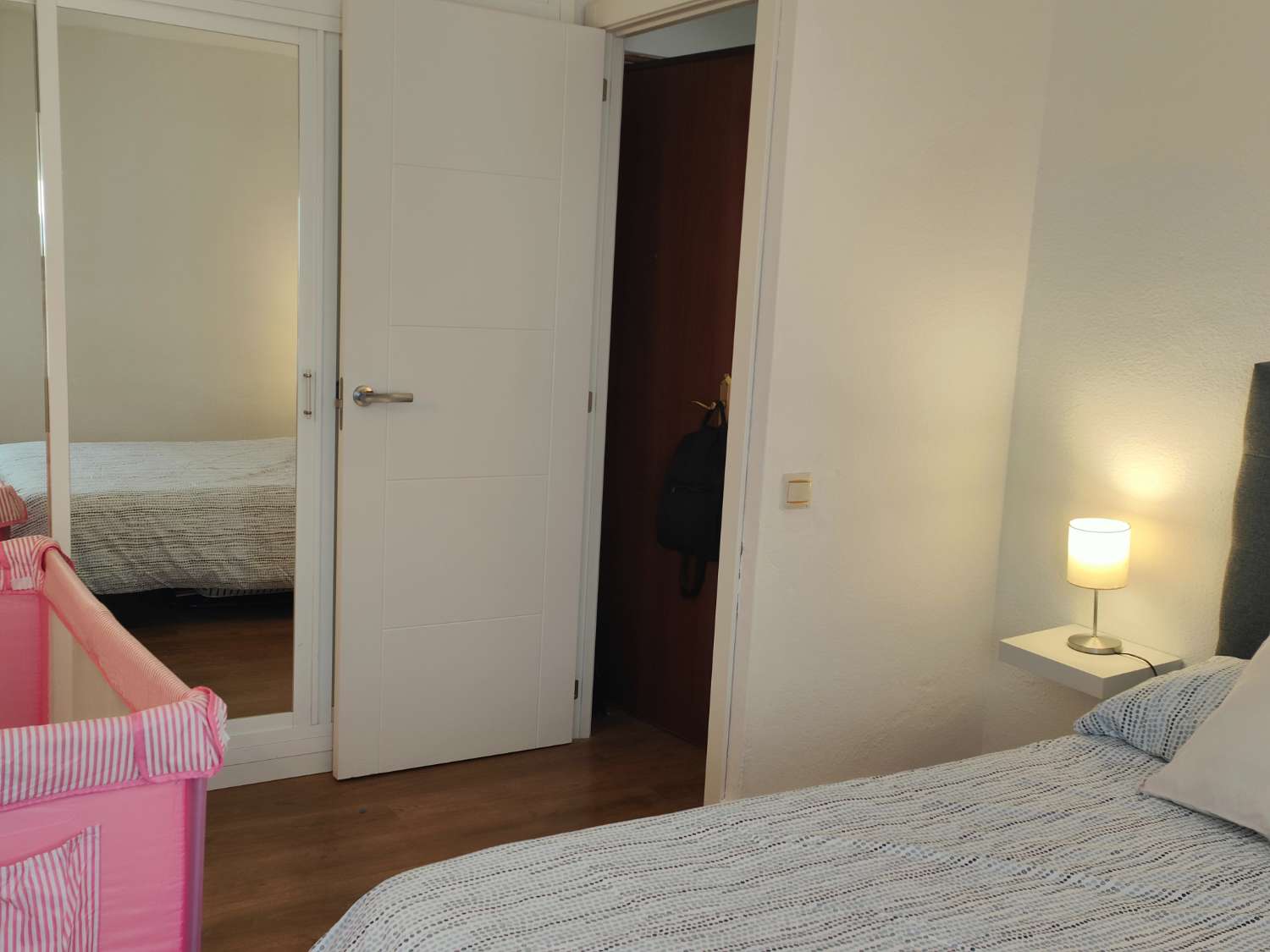 318. Bonito apartamento en el centro y con piscina