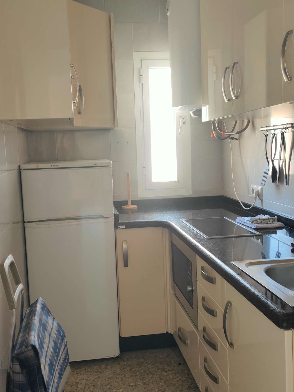 318. Bonito apartamento en el centro y con piscina