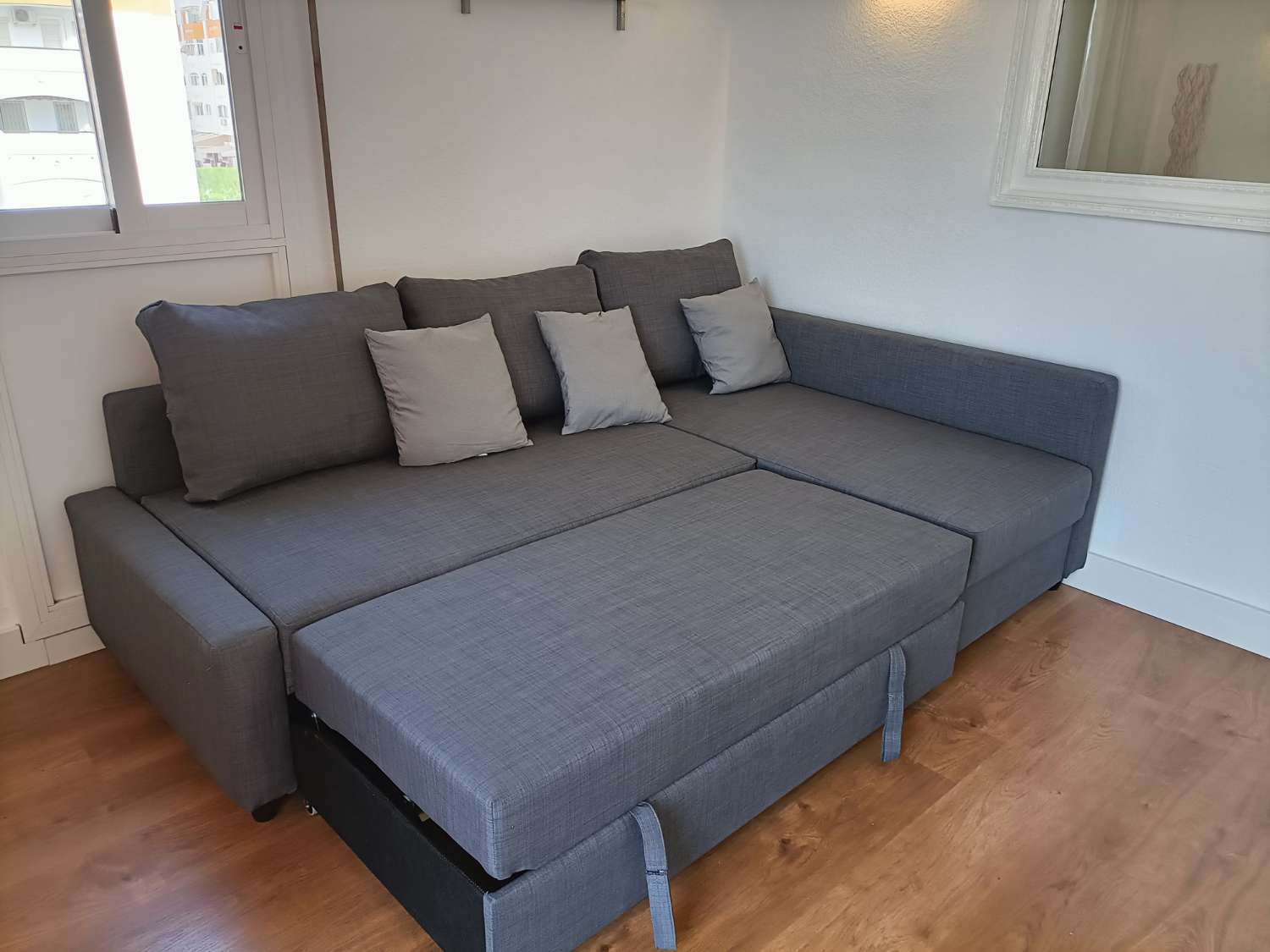 318. Bonito apartamento en el centro y con piscina