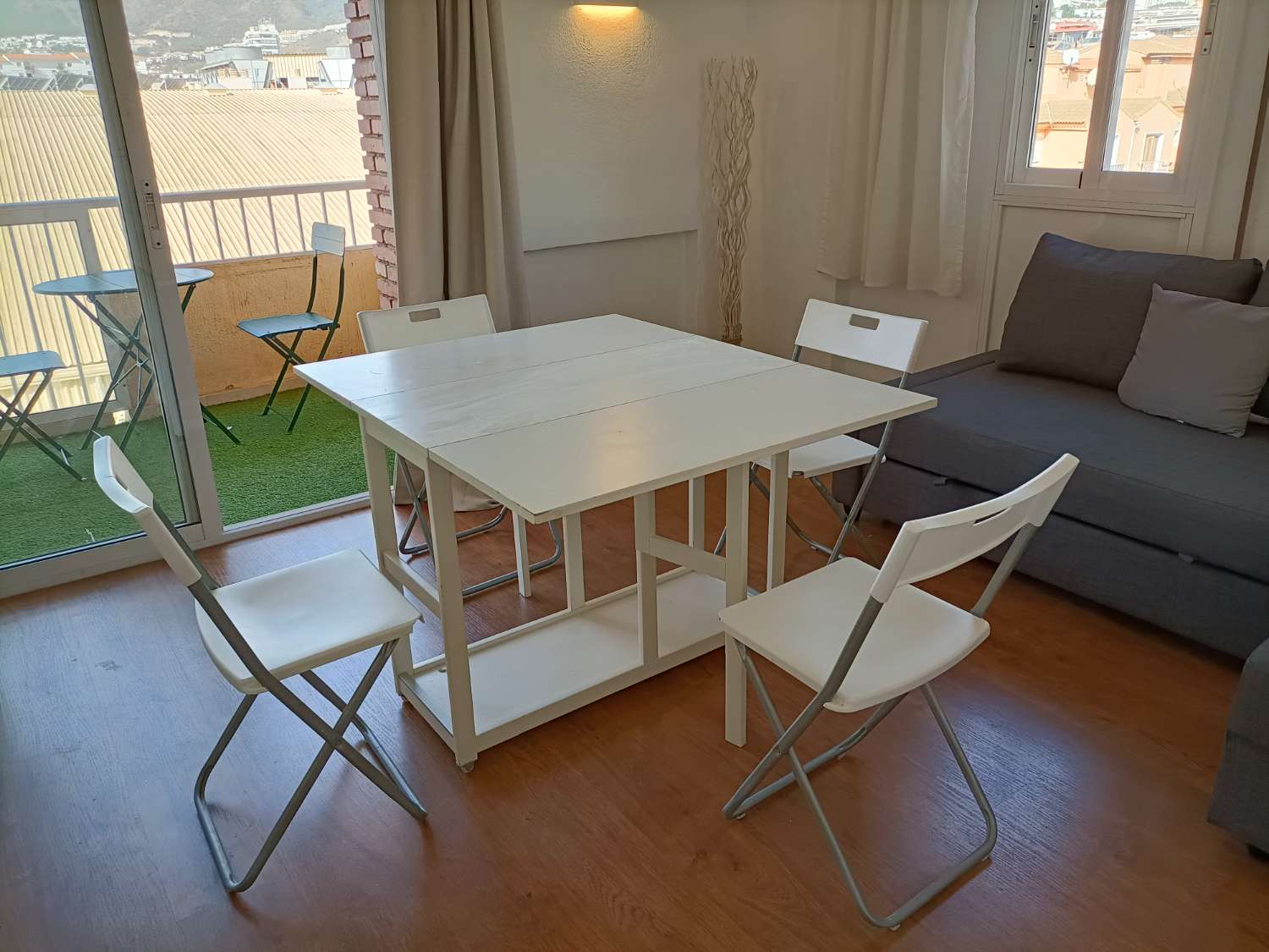 318. Bonito apartamento en el centro y con piscina