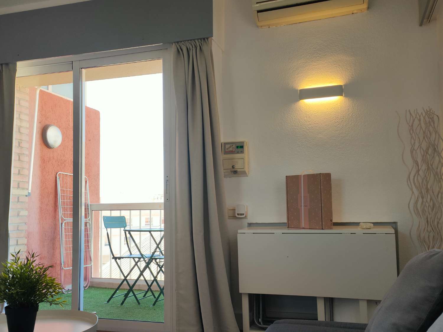 318. Bonito apartamento en el centro y con piscina