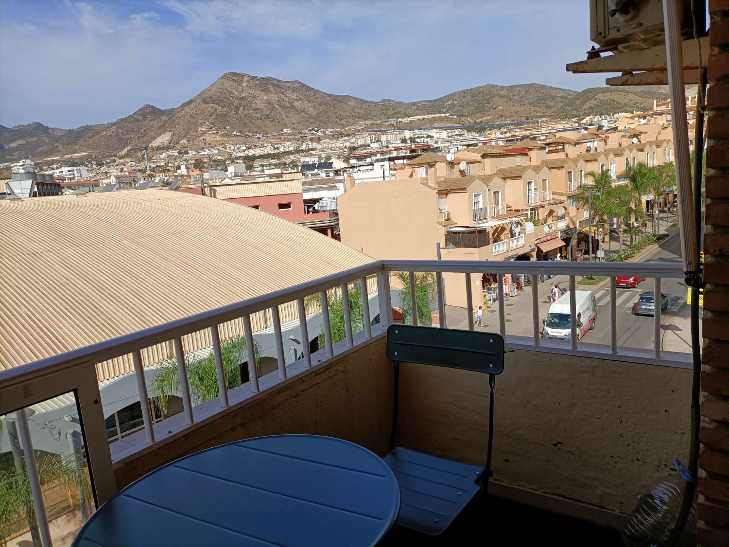 318. Bonito apartamento en el centro y con piscina