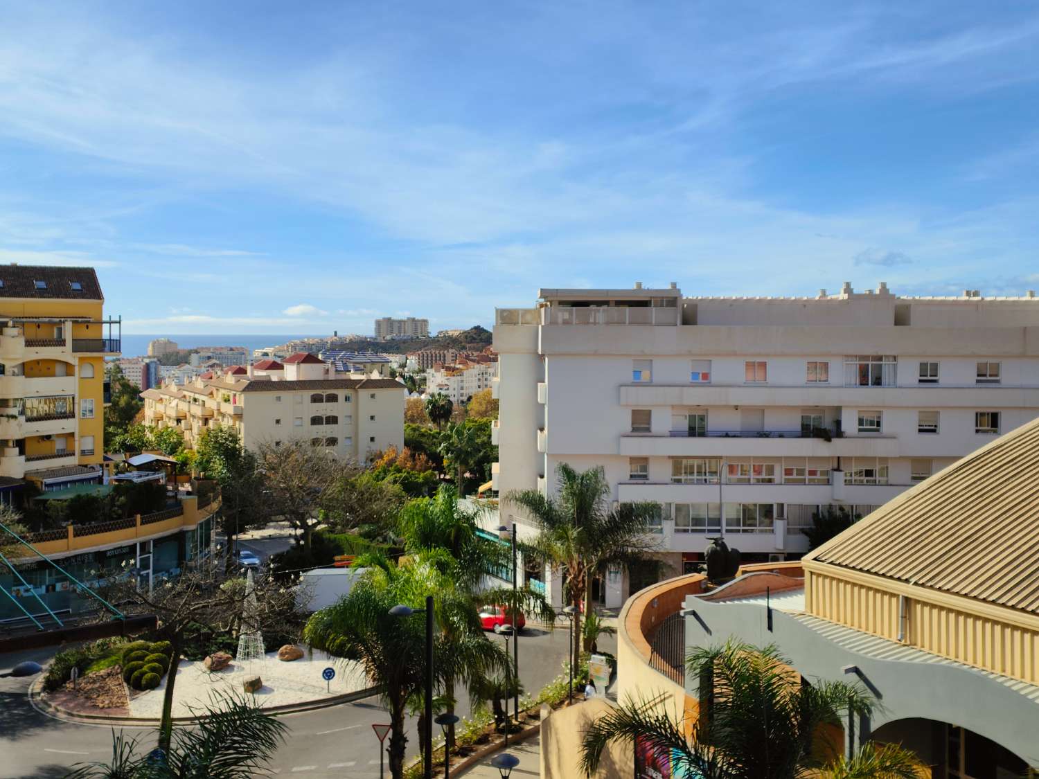 318. Bonito apartamento en el centro y con piscina