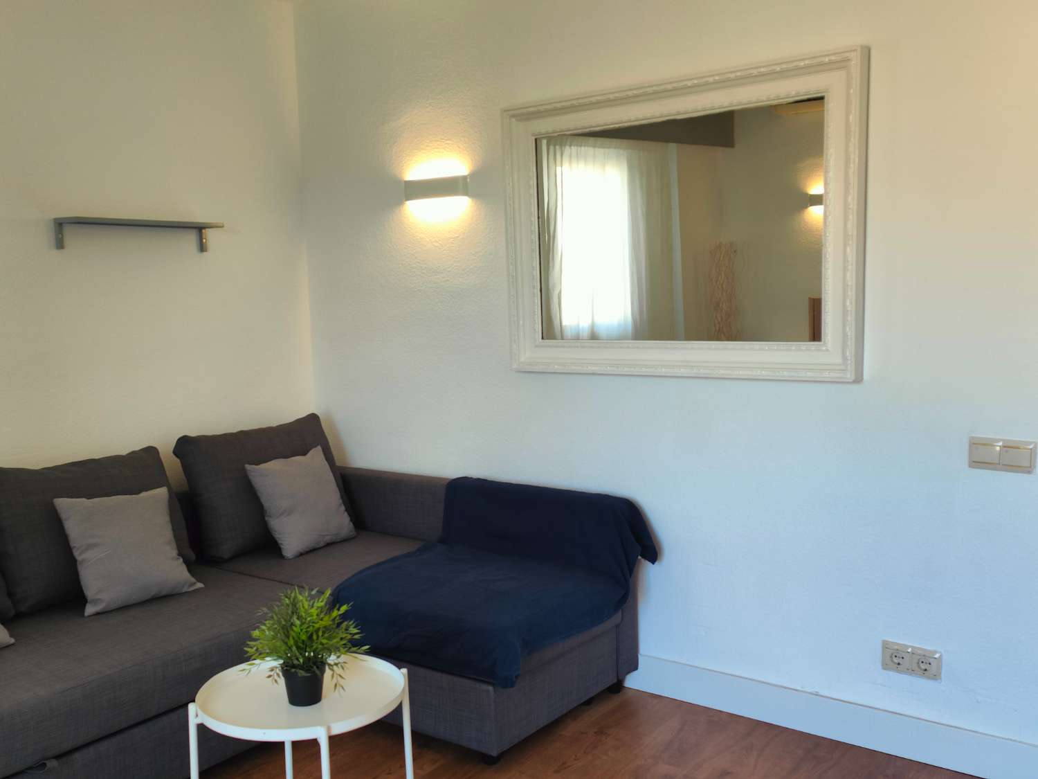 318. Bonito apartamento en el centro y con piscina