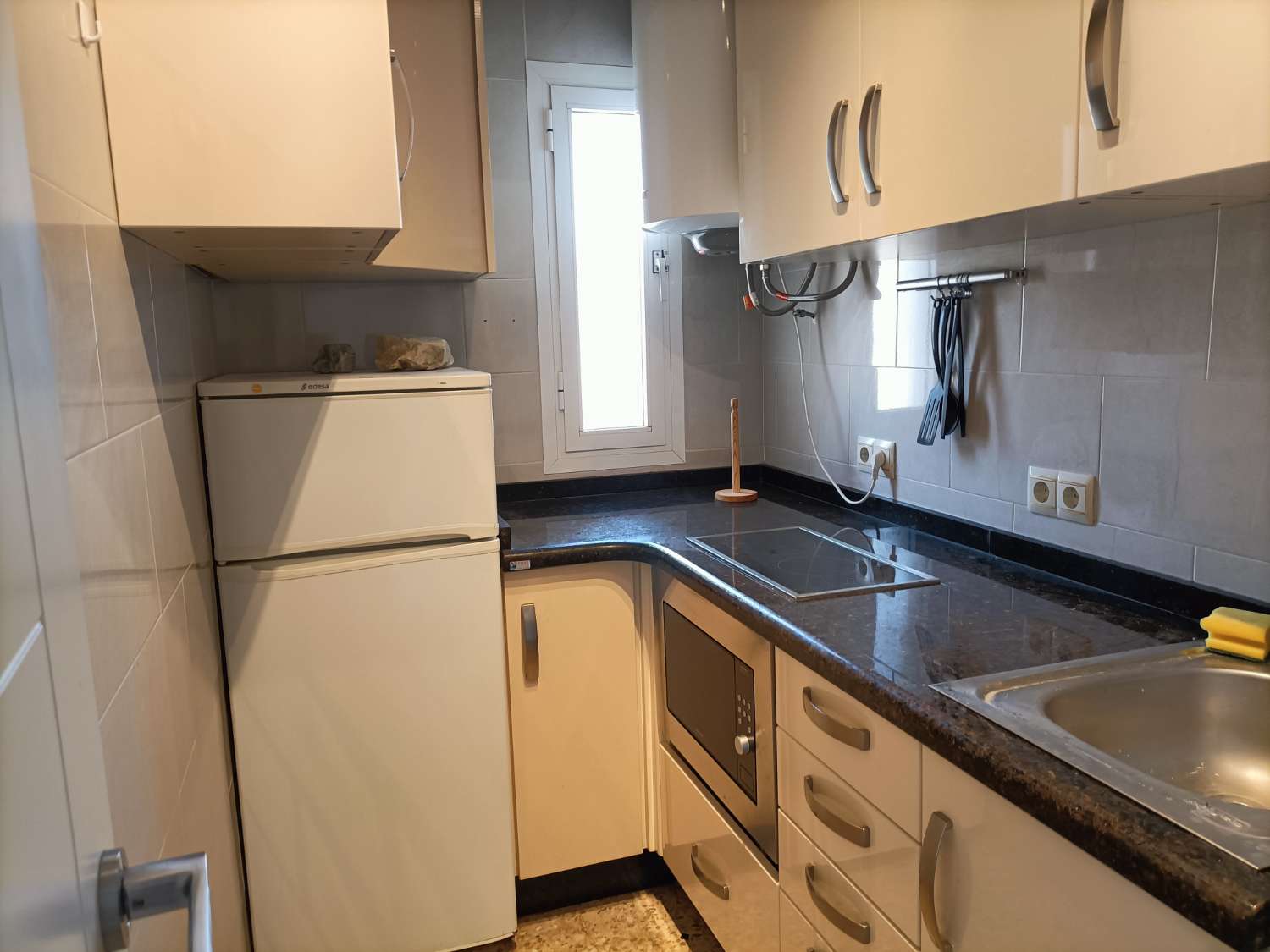318. Bonito apartamento en el centro y con piscina
