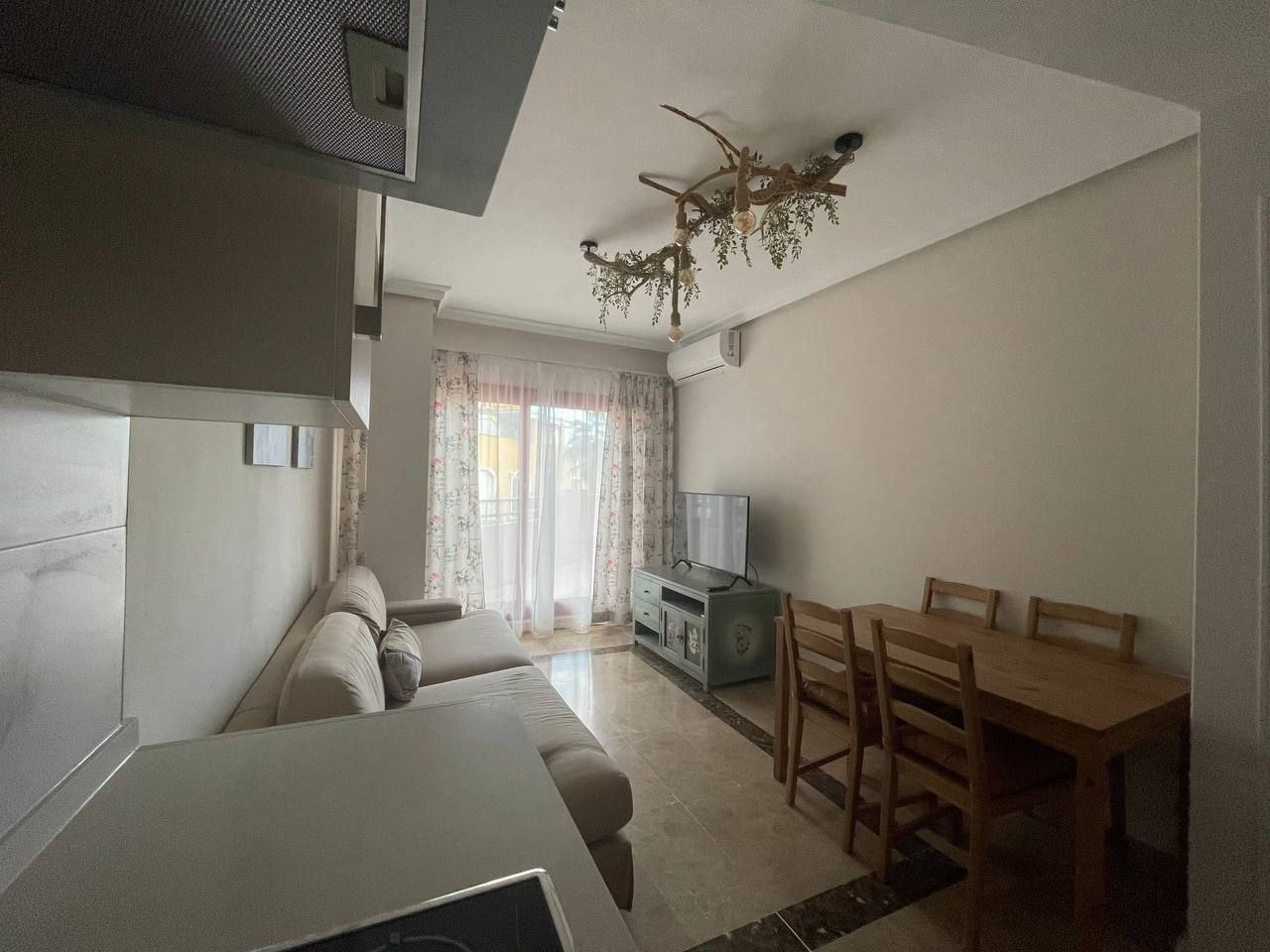 Apartmán v prodeji in Solymar - Puerto Marina (Benalmádena)