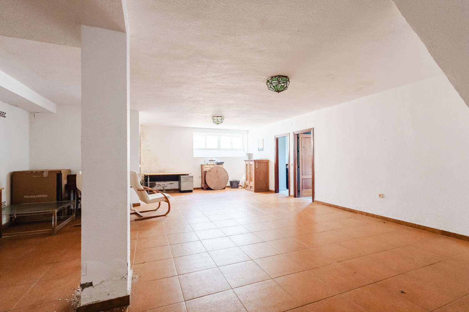Espectacular Villa de 500m² con Piscina en Benalmádena Costa – Gran Potencial: Dividida en 2 Viviendas Independientes