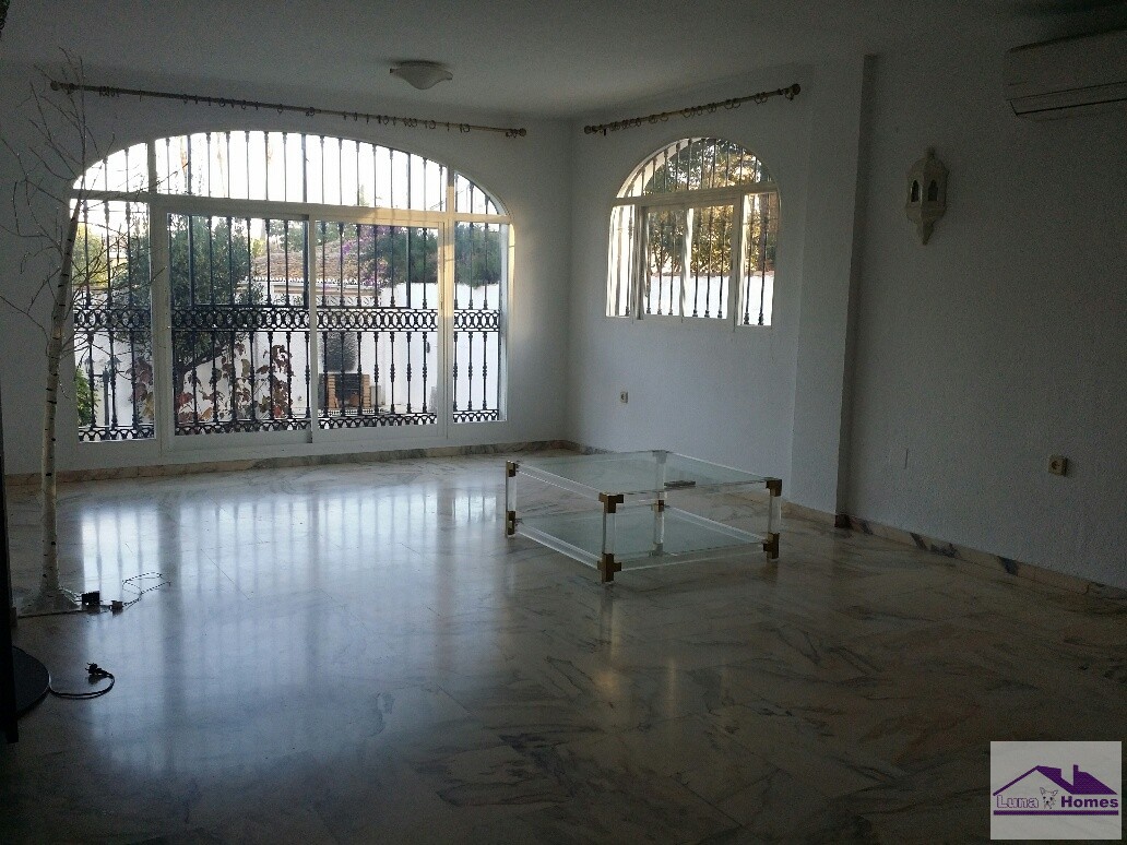 Villa myynnissä Benalmádena Costa