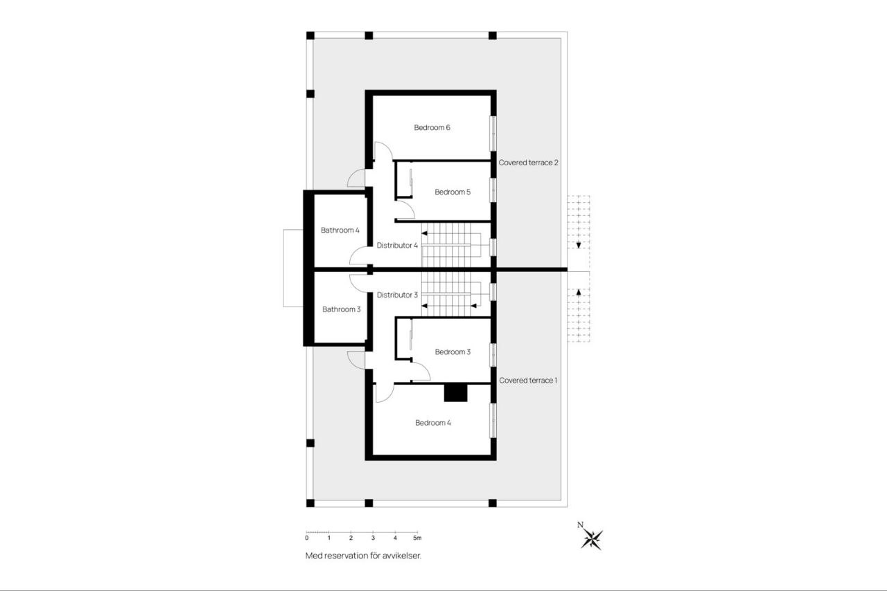 Espectacular Villa de 500m² con Piscina en Benalmádena Costa – Gran Potencial: Dividida en 2 Viviendas Independientes