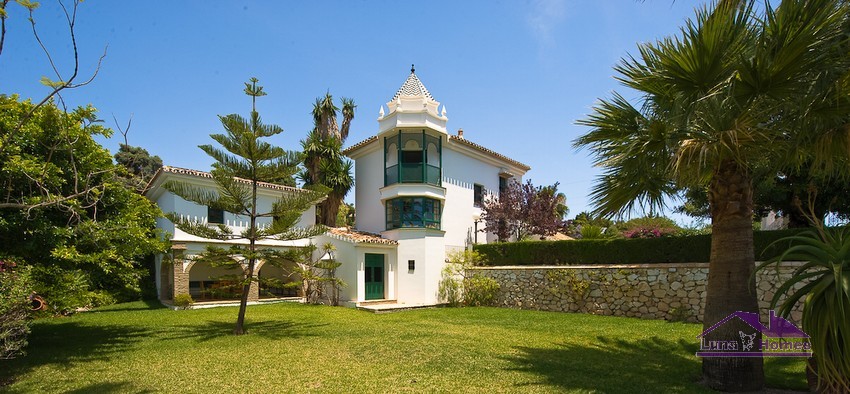 Villa en venta en Benalmádena Costa