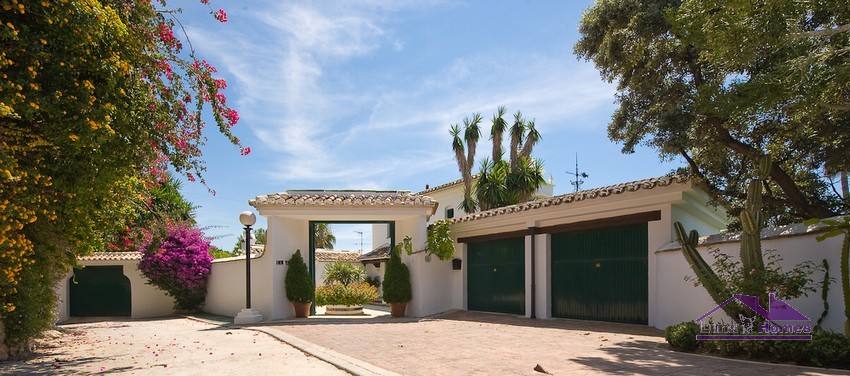 Villa en venta en Benalmádena Costa