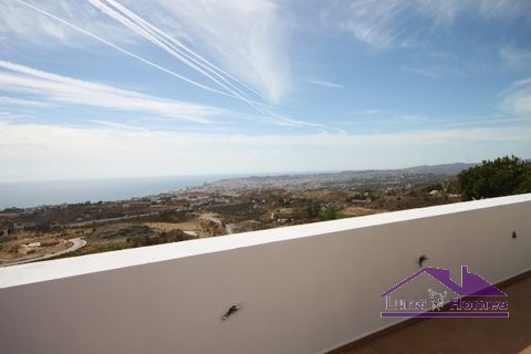 Villa for sale in Mijas