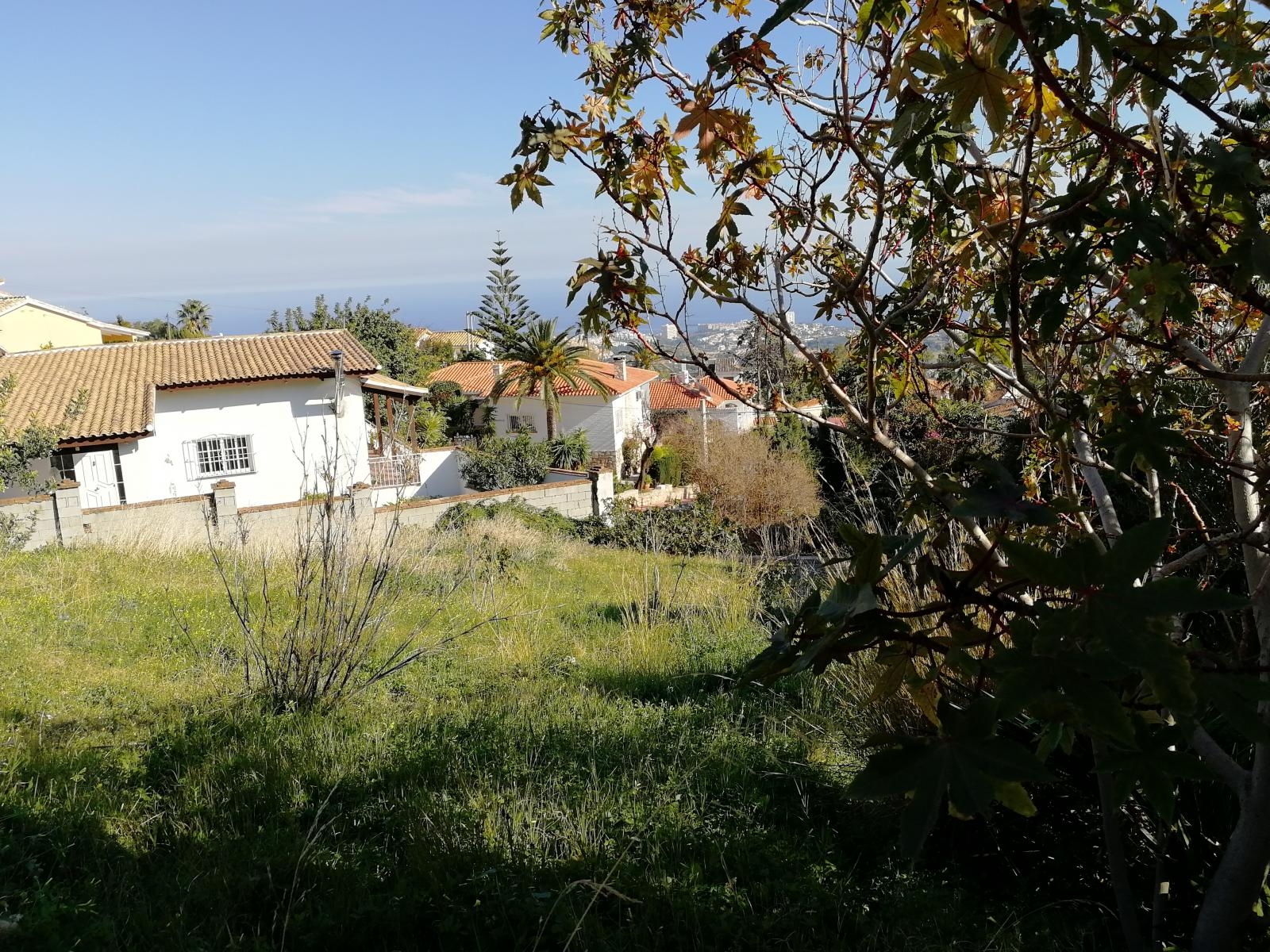 قطعة أرض للبيع في Benalmádena Pueblo