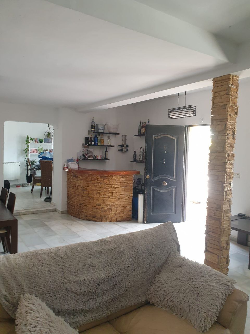 Impresionante Chalet Independiente con Jardín y Piscina en Zona Tranquila
