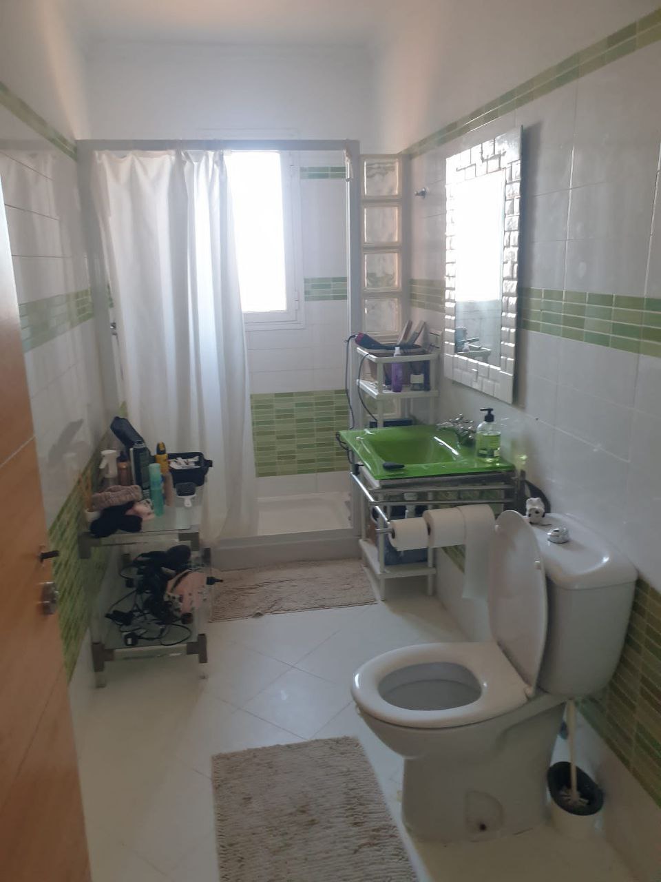 Impresionante Chalet Independiente con Jardín y Piscina en Zona Tranquila