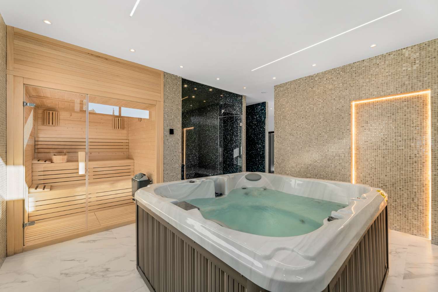 Villa te koop in El Paraíso (Benahavís)